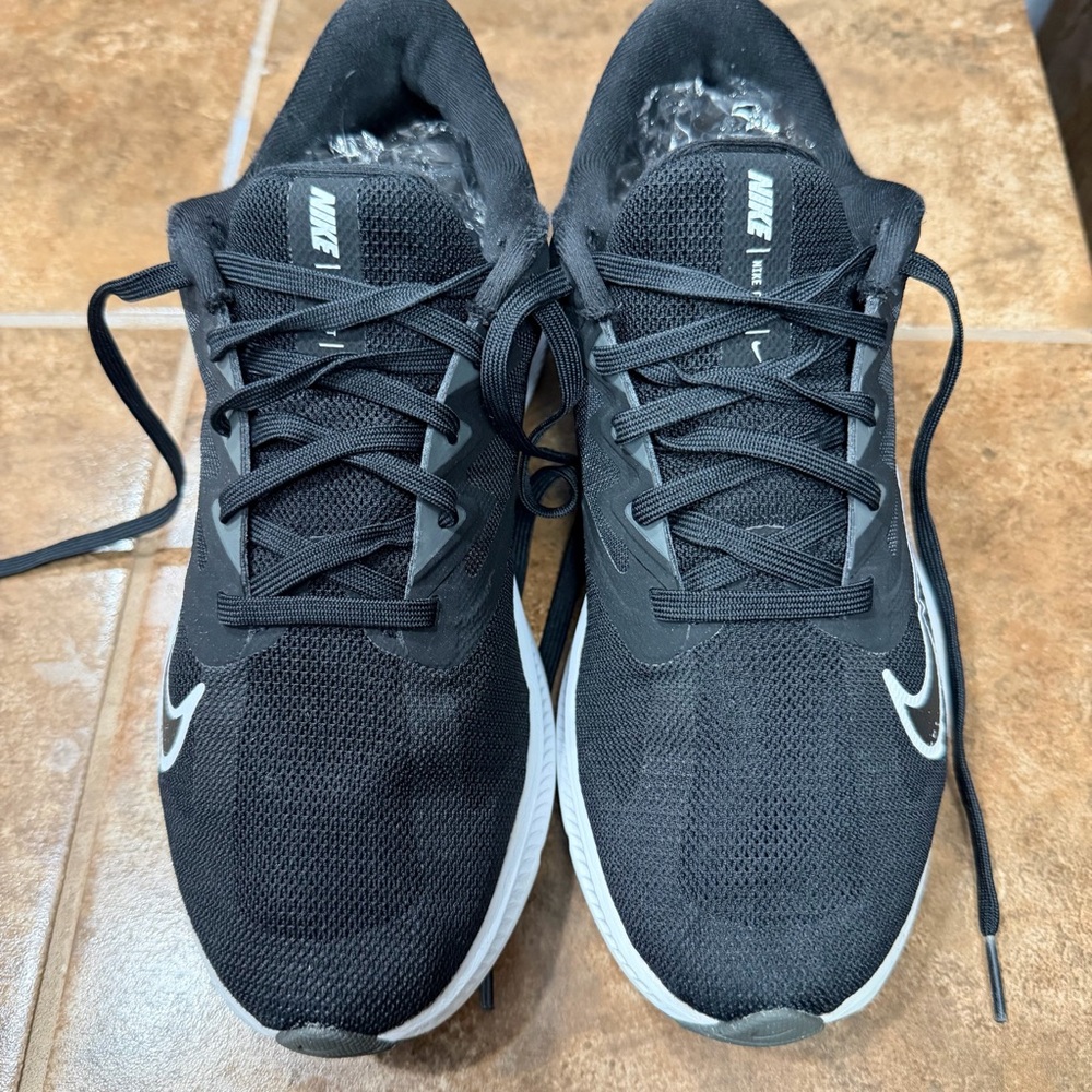 Nike Quest  Black Running Shoes - Lightweight Comfort